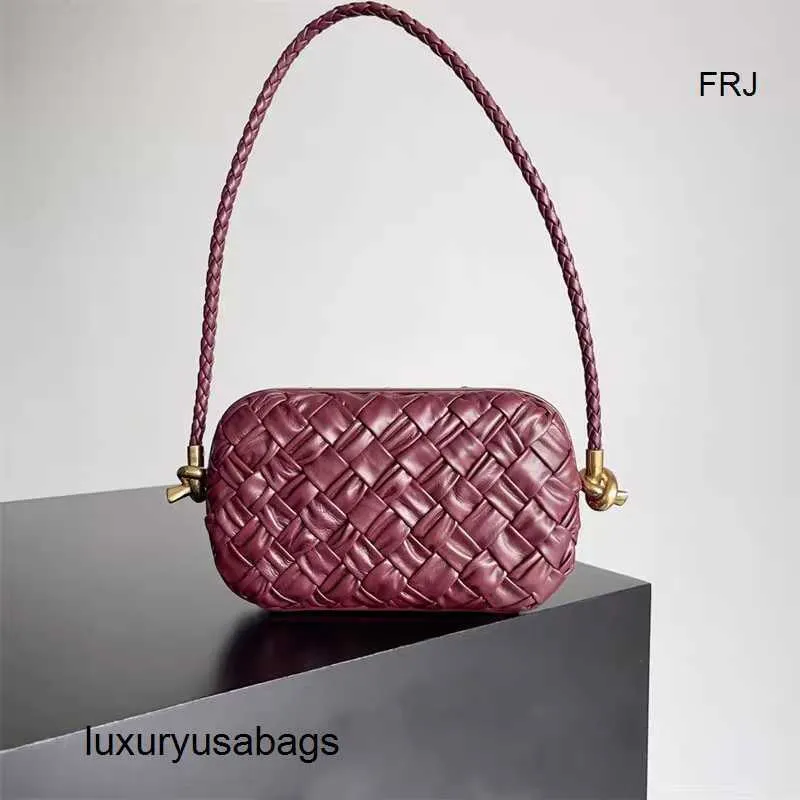 DHgate Knot Woven Clutch Bag Versatile Sheepskin Leather Banquet Dinner Purse for Women Bags Luggage Accessories