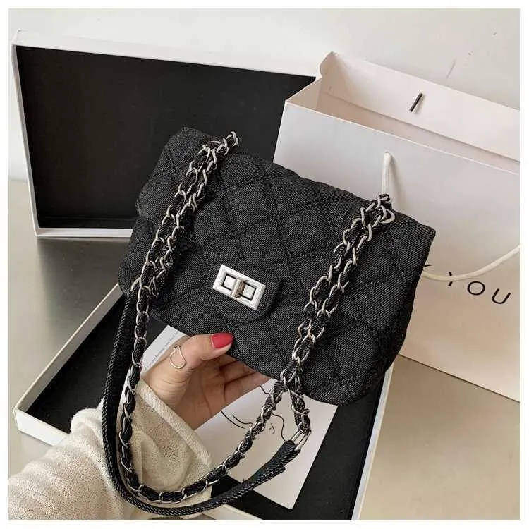 Discount handbags online hotsell