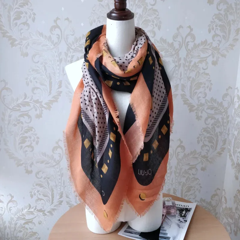 スカーフ LIU JO Woman Scarf Multicolor 2A5052T0300 S19E1 DHgate.com:Versatile Warmth & Style: liu.jo Womens Multi