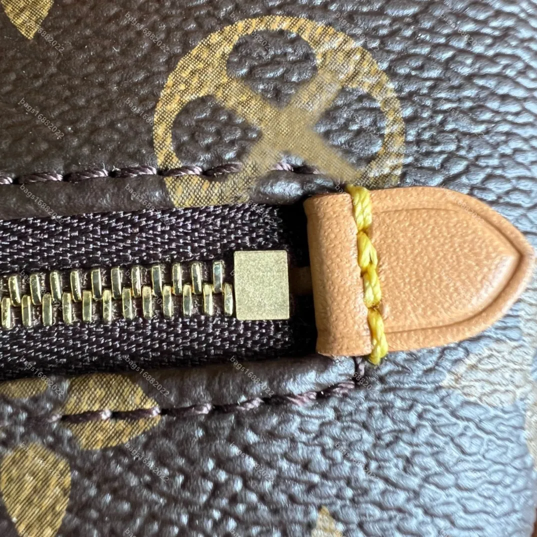 DHgate.com:High-End Womens Leather Crossbody Bag: Exquisite