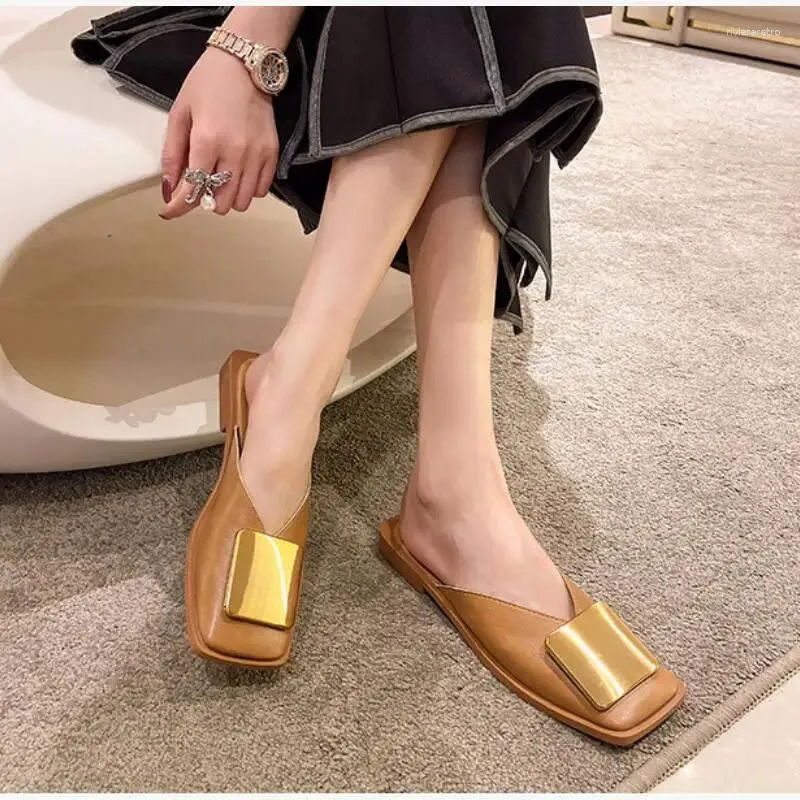 Sippers 2024 Designer Femei Moda Meta Bucke Mues Hees Pătrat Toe Shaow Pantofi Outdoor Side Female Casual_voghion.com