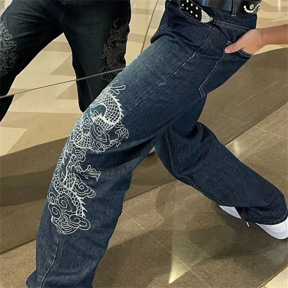 Dragon-Print Skinny Stretch Jeans: Trendy Streetwear for Men