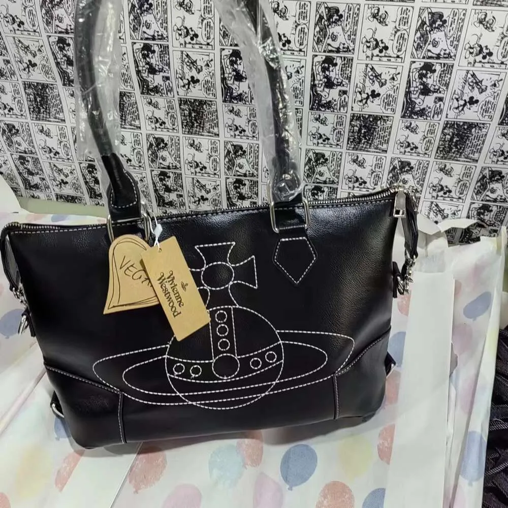 DHgate Designer Viviane Westwood Bag Vivvienne 2024 New Western Empress Dowager Small Punk Minimalist Middle Age Tote Commuter One Shoulder Crossbody Wandering Bags Luggage Accessories