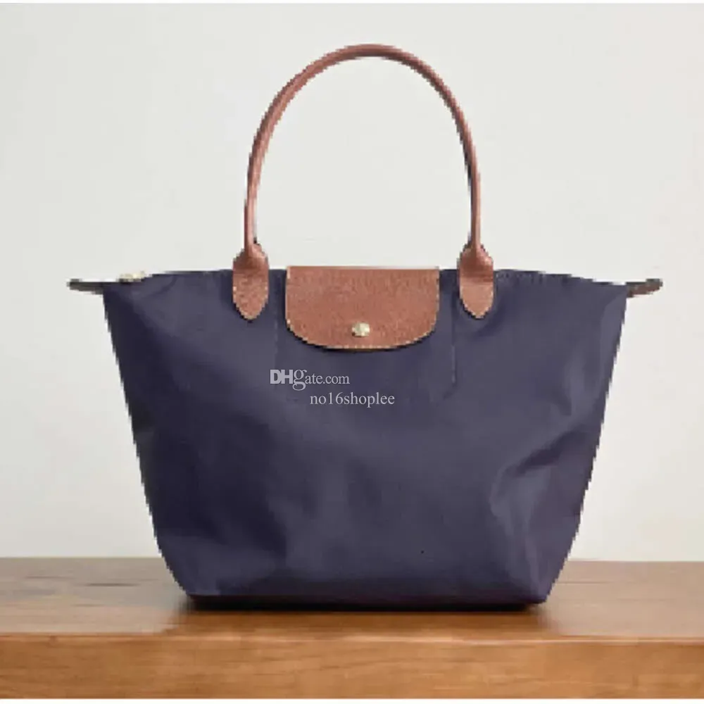 Designer tote bag with zipper outlet