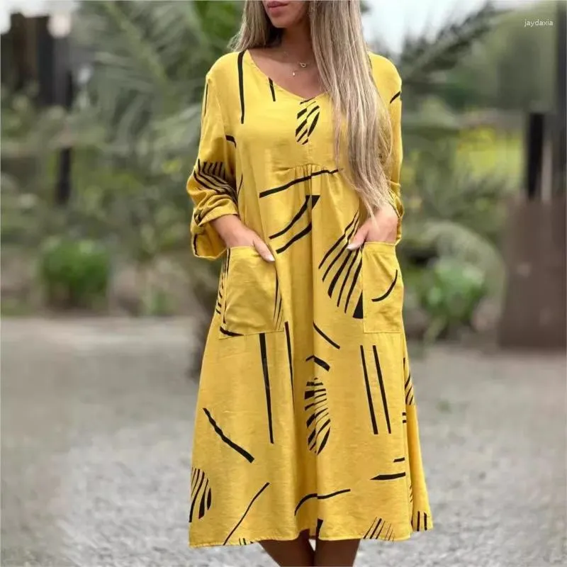 Boho Loose Printed Casual Dress: Half-Sleeve V-Neck A-Line Maxi Dress for  Women's Summer Wardrobe