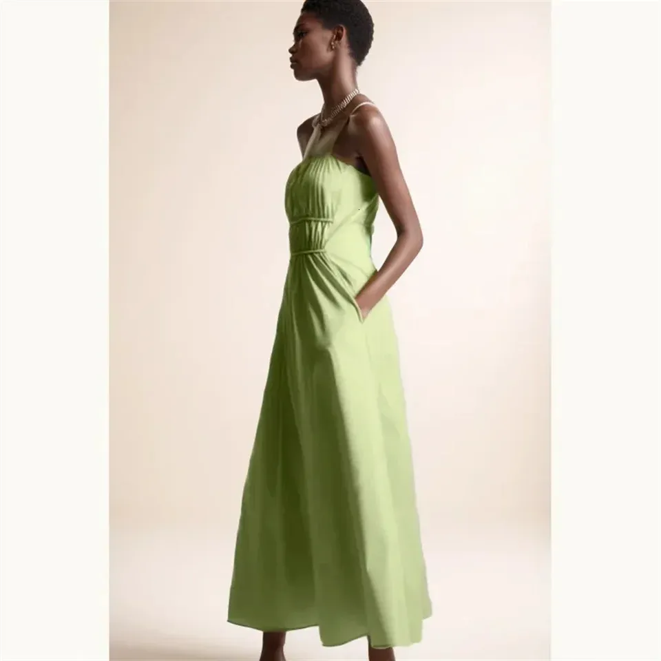 Summer Cos Lris: Elegant and Versatile A-line light green dress with Open Back and Lacing, Solid Color (240603)