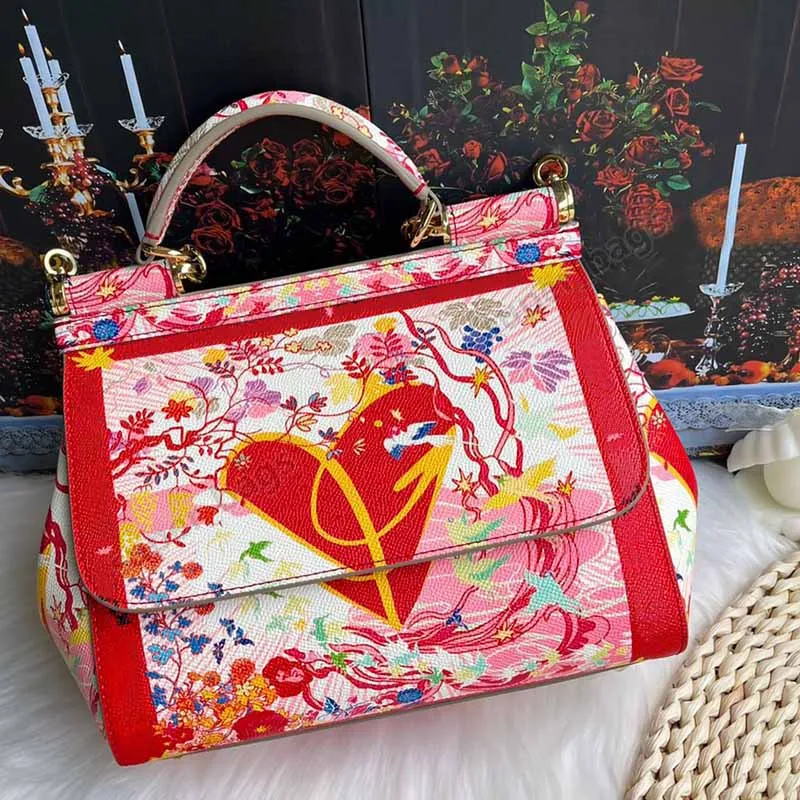 【関税&送料込】Dolce&Gabbana Medium Caramel Sicily Hand Bag Dolce & Gabbana Sicily Small Leather Tote Bag in Caramel