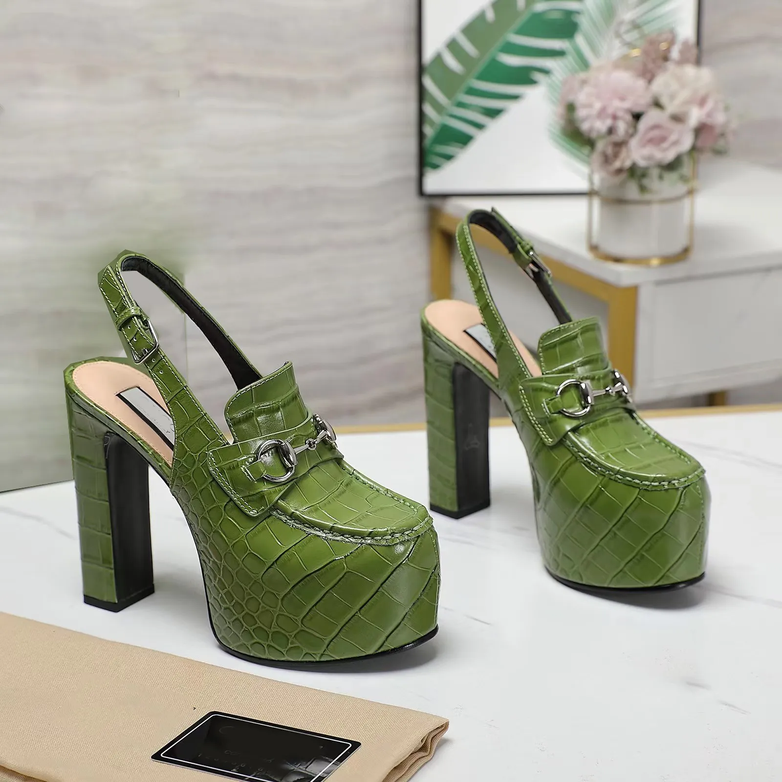 DHgate Cowhide Crocodile Print Slingback Sandals Dressy Summer High Heeled Slippers Shoes Accessories