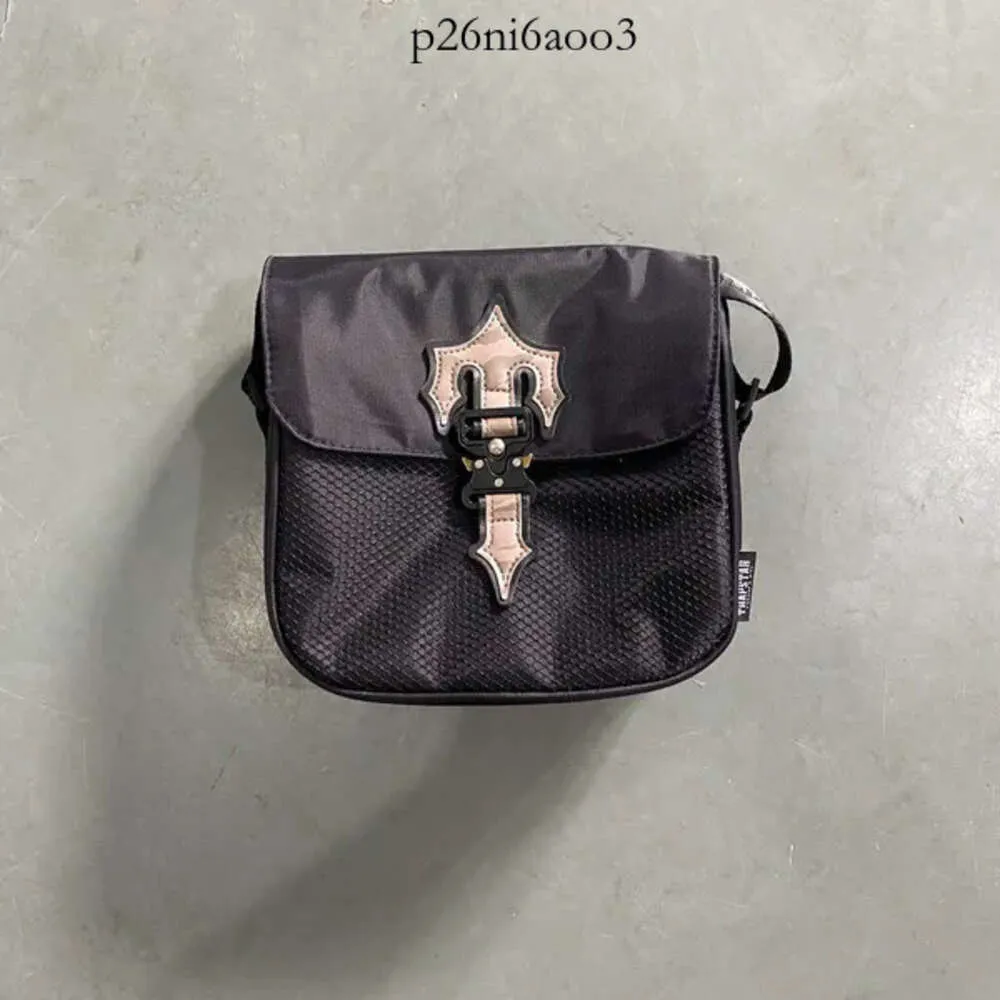 DHgate.com:Trapstars Bag Designer MESSENGER BAG Mens 1.0