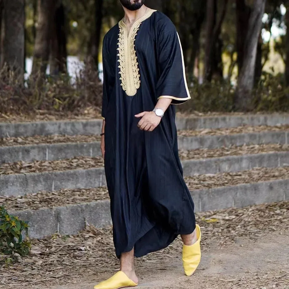 DHgate Islamic Mens Kaftan Hand Embroidered Moroccan Caftan Loose and Breathable Djellaba Abaya Thobe for Summer Apparel