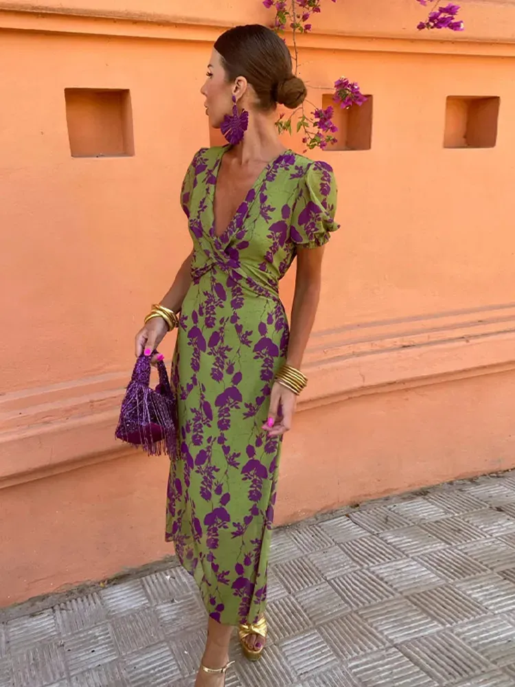 green emerald velvet dress Simple Flavor Women's Floral Vintage Dress Elegant Midi Evening Dress 3/4  Sleeves(XH3337KF,S) at Amazon Women's Clothing store