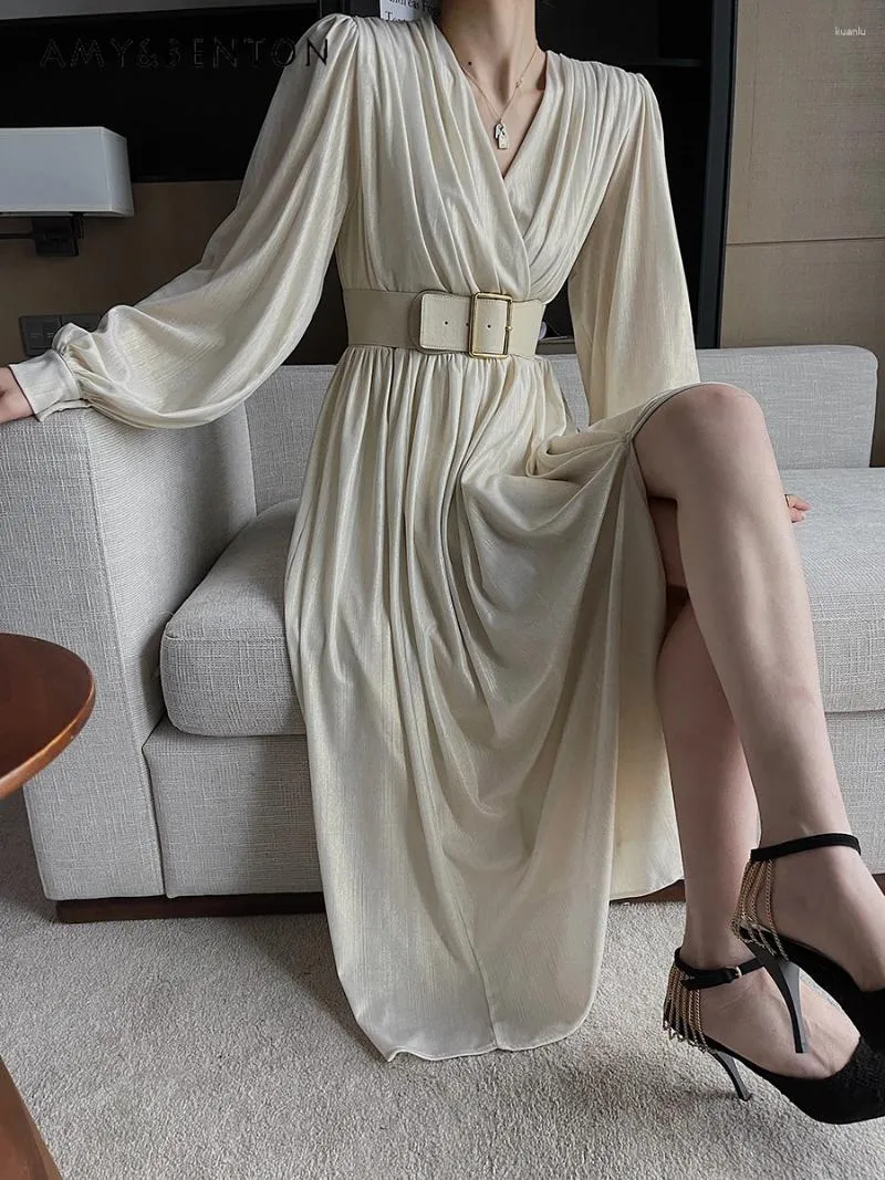 long sleeve dress shirt womens Women's Black, Long-Sleeve Form-Fitted Dress Shirt main image 0