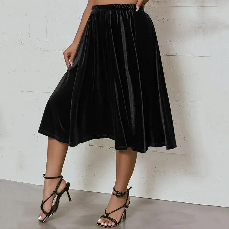 ◆overdue flair◆ LINK VELVET SKIRTBLACK S711802 Black Midi Skirt with Slit Detail Online Shopping | OXXOSHOP