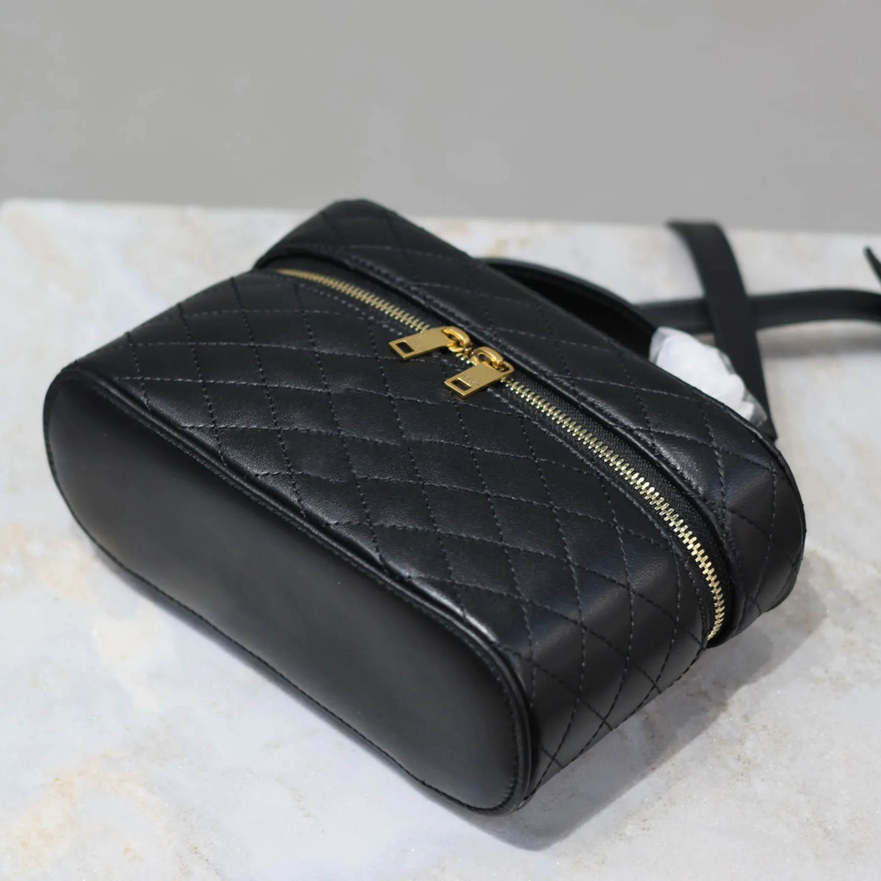 PU Vanity Bag with Zipper Closure and Letter Pattern, Cosmetic Bag