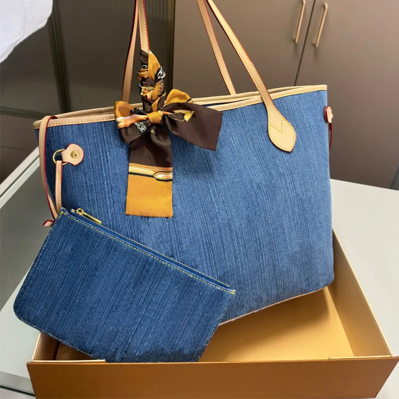 Borsa sostenibile da donna Sunsa. Borsa a tracolla realizzata con jeans riciclati, tela (tela) e pelle. Borsa in stile retrò vintage. Borsa shopper grande da donna. Commercio all'ingrosso in linea