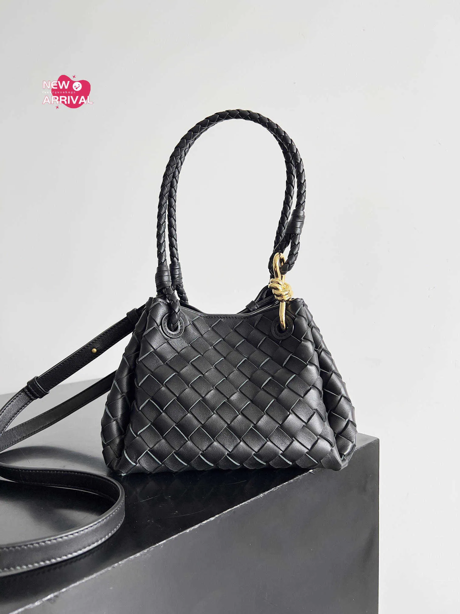 ショルダーバッグ・ポシェット ANDIAMO DHgate.com:2024 Small Andiamo Parachute Genuine Leather