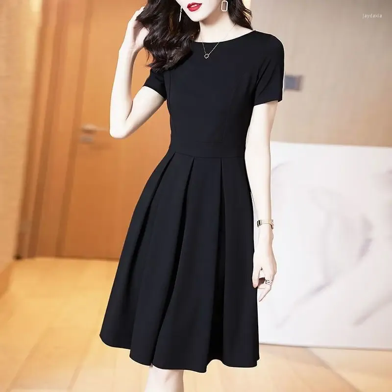 Slim Fit Knee-Length Black Dress for Women with O-Neck, Peplum Detail, and  Natural Waistline for Autumn and Winter from Dhgate Basic & Casual Dresses 