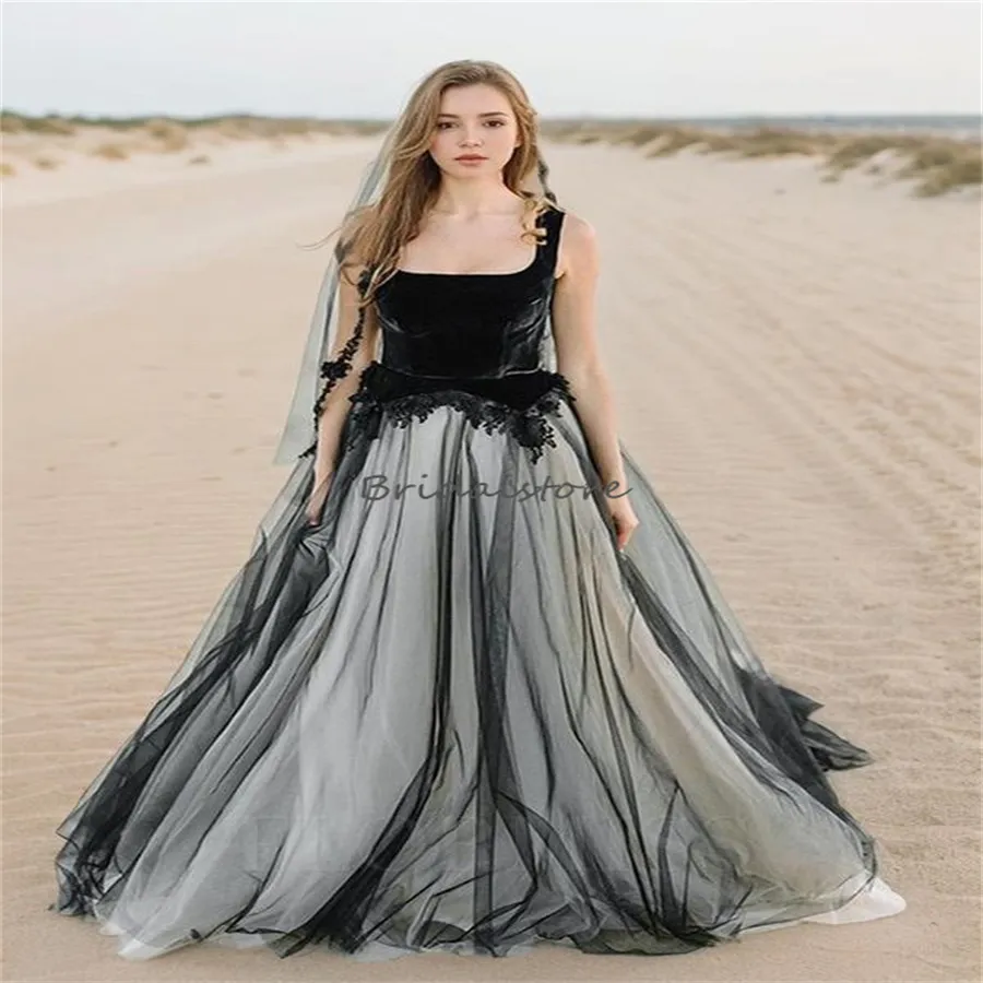 Square Neck Plus Size Black Tulle Wedding Dress with Sweep Train and Open Back from Dhgate A-Line Wedding Dresses - price 113.88 Square Neck Plus Size Black Tulle Wedding Dress with Sweep Train and Open Back from Dhgate A-Line Wedding Dresses - price 113.88