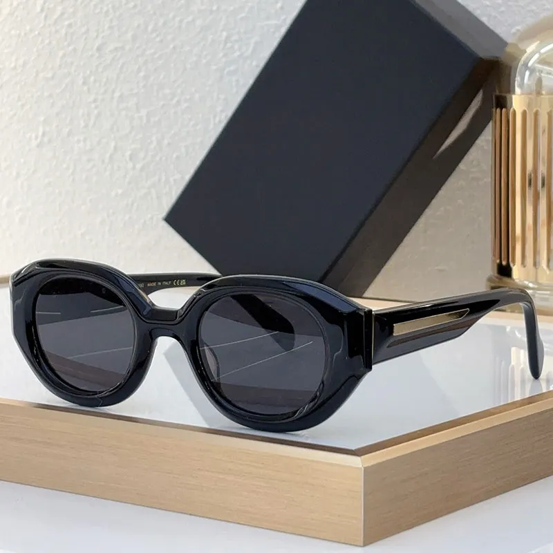 Oval sunglasses with UV400 polarized lenses, titanium alloy  display picture 1