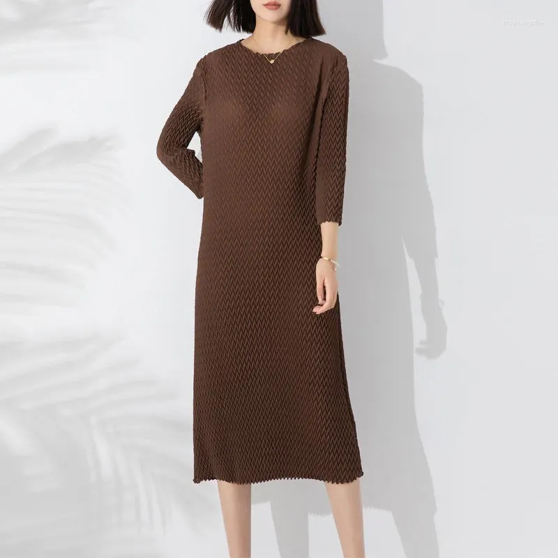 Women's Long Sleeve Pleated casual dress - Heavy Work Solid Color Black, Loose Fit, Straight Tube, Medium Length