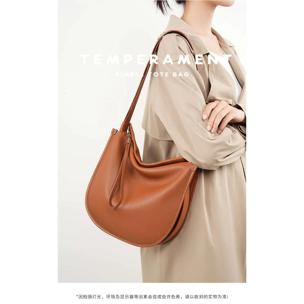ショルダーバッグ・ポシェット Vegan Leather Half Moon Hobo Bag Cream media_c5256f71-54c7-414c-ae7c-