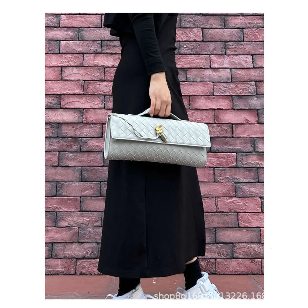 【LYN】Galactiga Handbag M ハンドバッグ ライトグレー Galactiga M Handbag Light Grey : ร้านลินออนไลน์อย่างเป็น
