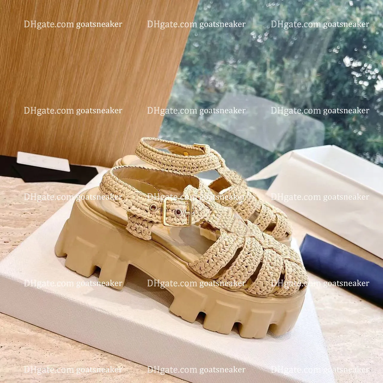 DHgate.com:Crochet Raffia Platform Sandals: Unique Woven