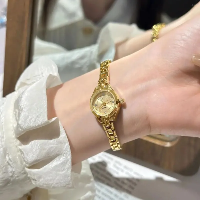 Ladies Small Wrist Watches: Elegant Vintage-Inspired Gold Bracelet Watch  for Women, Exquisite Timepiece, Lightweight for Daily Use