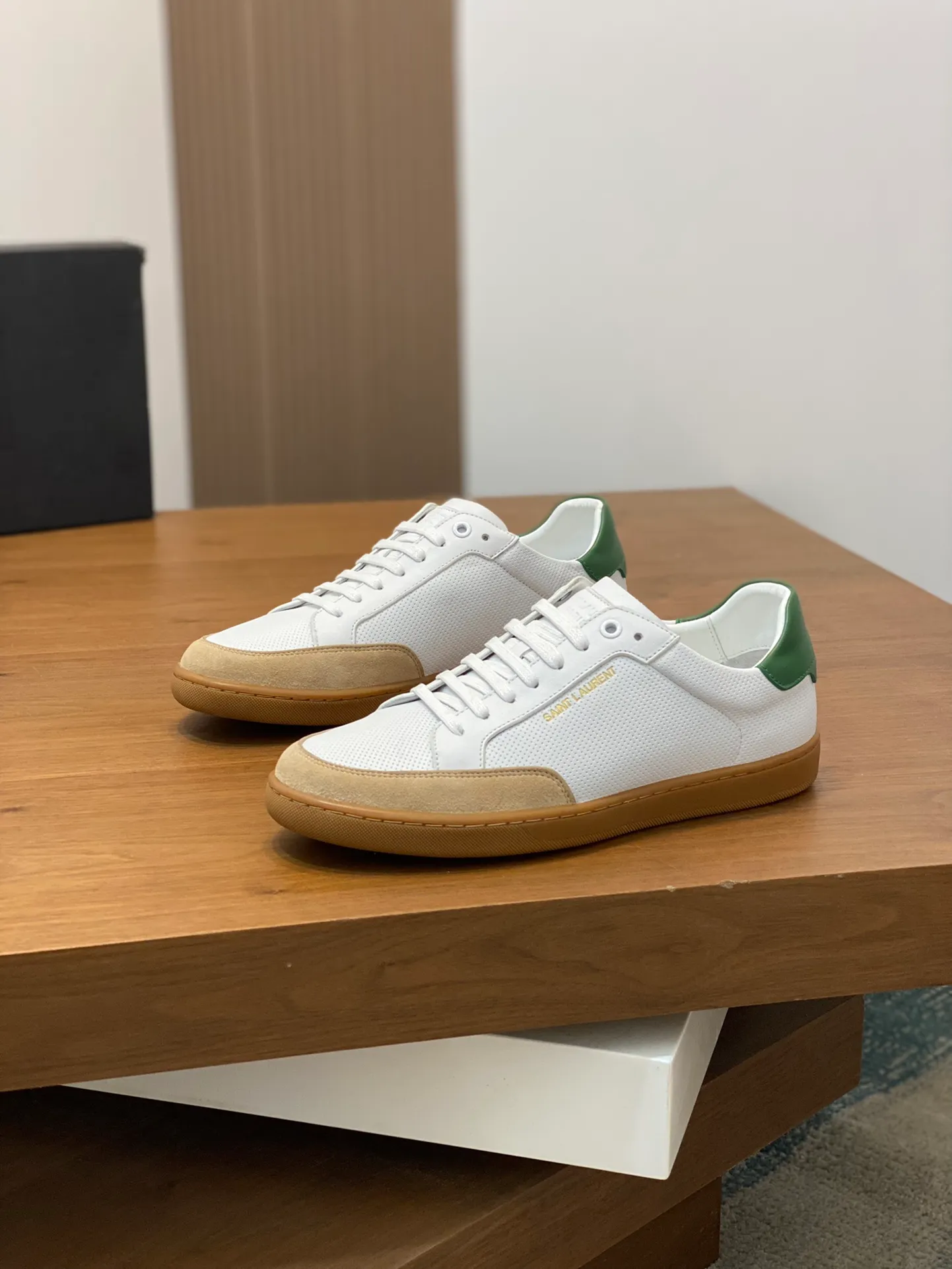 Mens designer sneakers casual shoes EU size 39-44 with  display picture 2