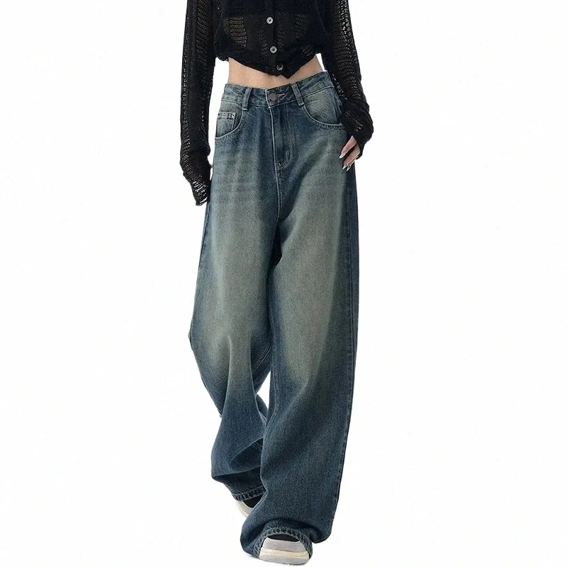 Vintage American Baggy Jeans: High-Waisted, Wide-Leg Denim for