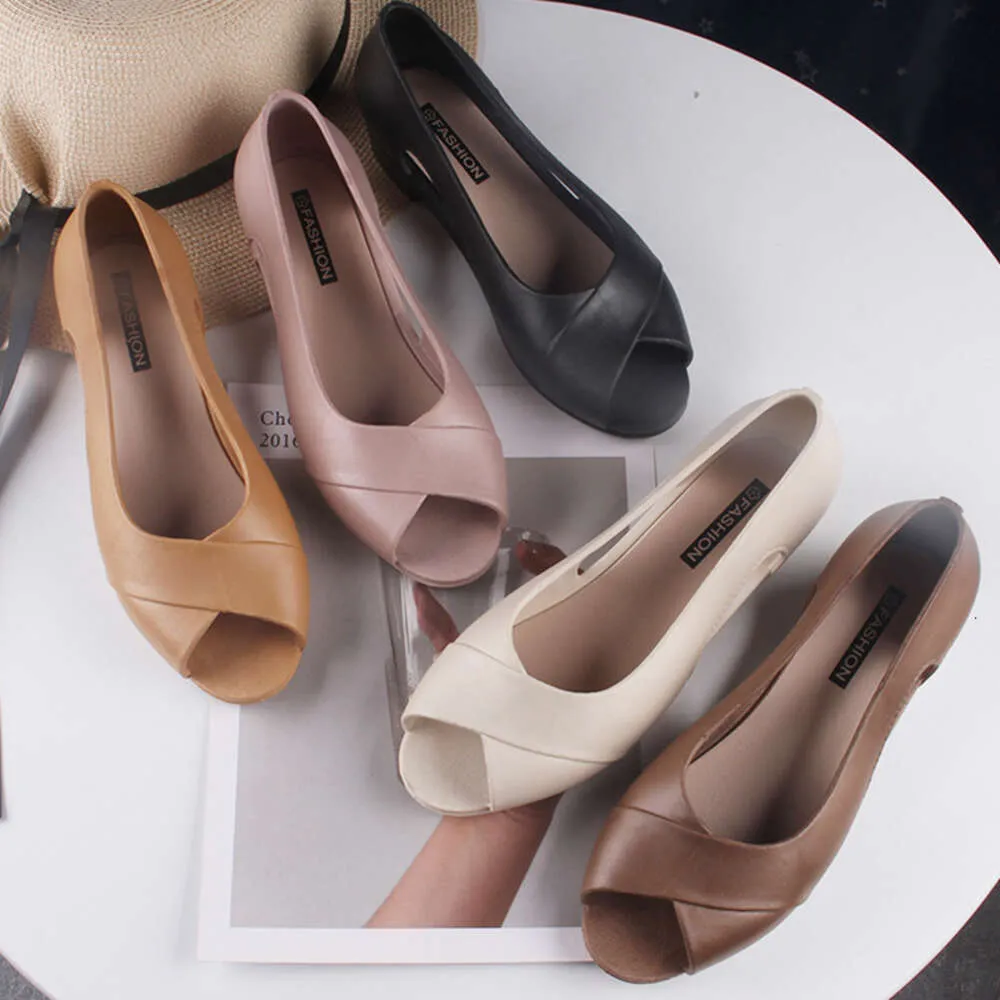 Open toe work shoes hotsell