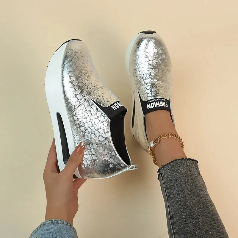 Hidden Heel Sneakers For Women Spring Chunky Platform Vulcanized Female Lightweight Slip On Height Increasing Sports_voghion.com