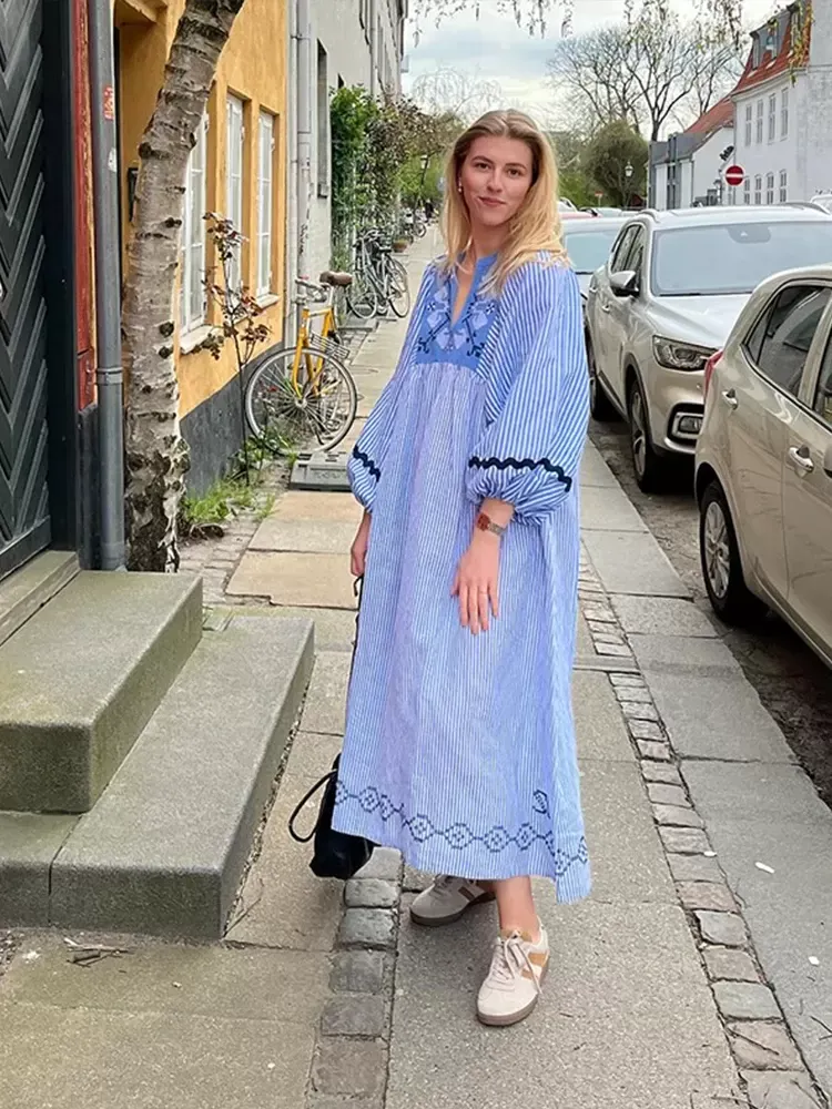 Ankle-Length Embroidered Lantern Sleeve Dress for Women with O-neck Hooded Collar and Striped Pattern from Dhgate Basic & Casual Dresses - price 27.83 Ankle-Length Embroidered Lantern Sleeve Dress for Women with O-neck Hooded Collar and Striped Pattern from Dhgate Basic & Casual Dresses - price 27.83