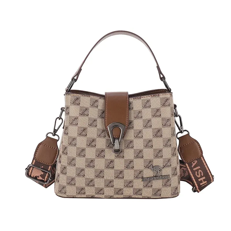 ◆LCDC◆ STUD DETAIL BUCKET BAG LCDWAABG20010 Chanel Drawstring CC Beige Bucket Bag in Calfskin, Gold