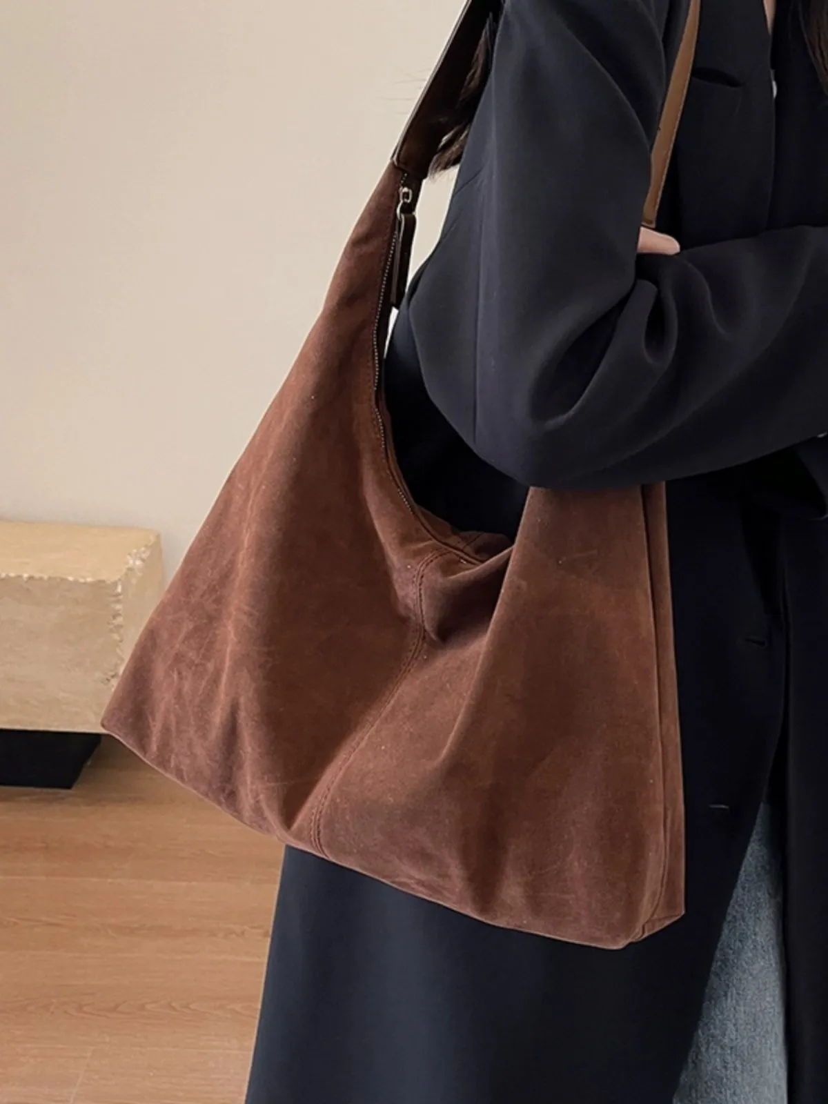 Leather slouch handbag hotsell