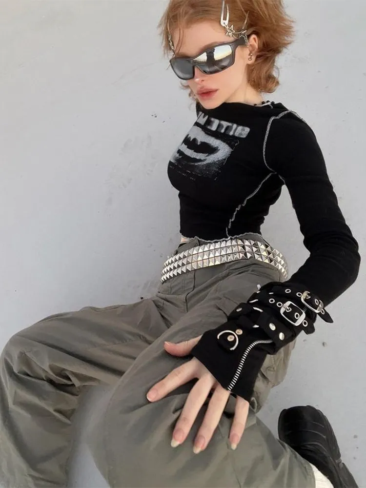 Black Skull Grunge Crop Top: Ribbed Long Sleeve Gothic Tee for Y2K