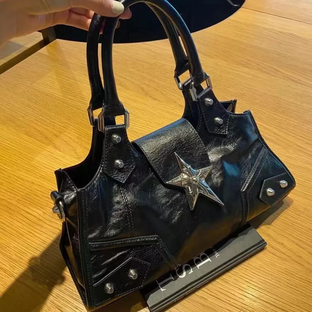Y2K Aesthetic Crossbody Bag - Grunge Drawstring Bucket Bag With Star Pendant & Multiple Pockets