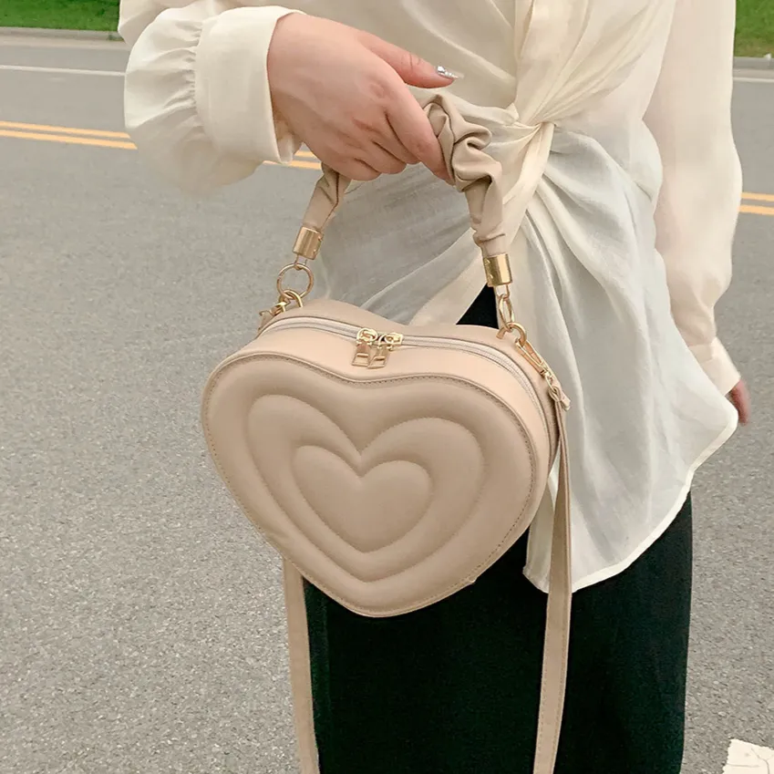 【Anyone more】Kane Vintage Heart Leather Shoulder Bag DHgate.com:Heart-Shaped Crossbody Bag - Vintage Love Satchel
