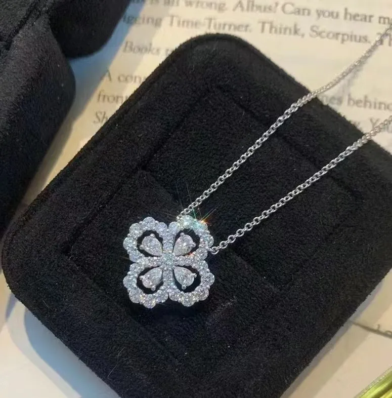 Designer HW Loop 25 Sterling Silver Diamond Pendant Flower Designer HW Loop 25 Sterling Silver Diamond Pendant Flower