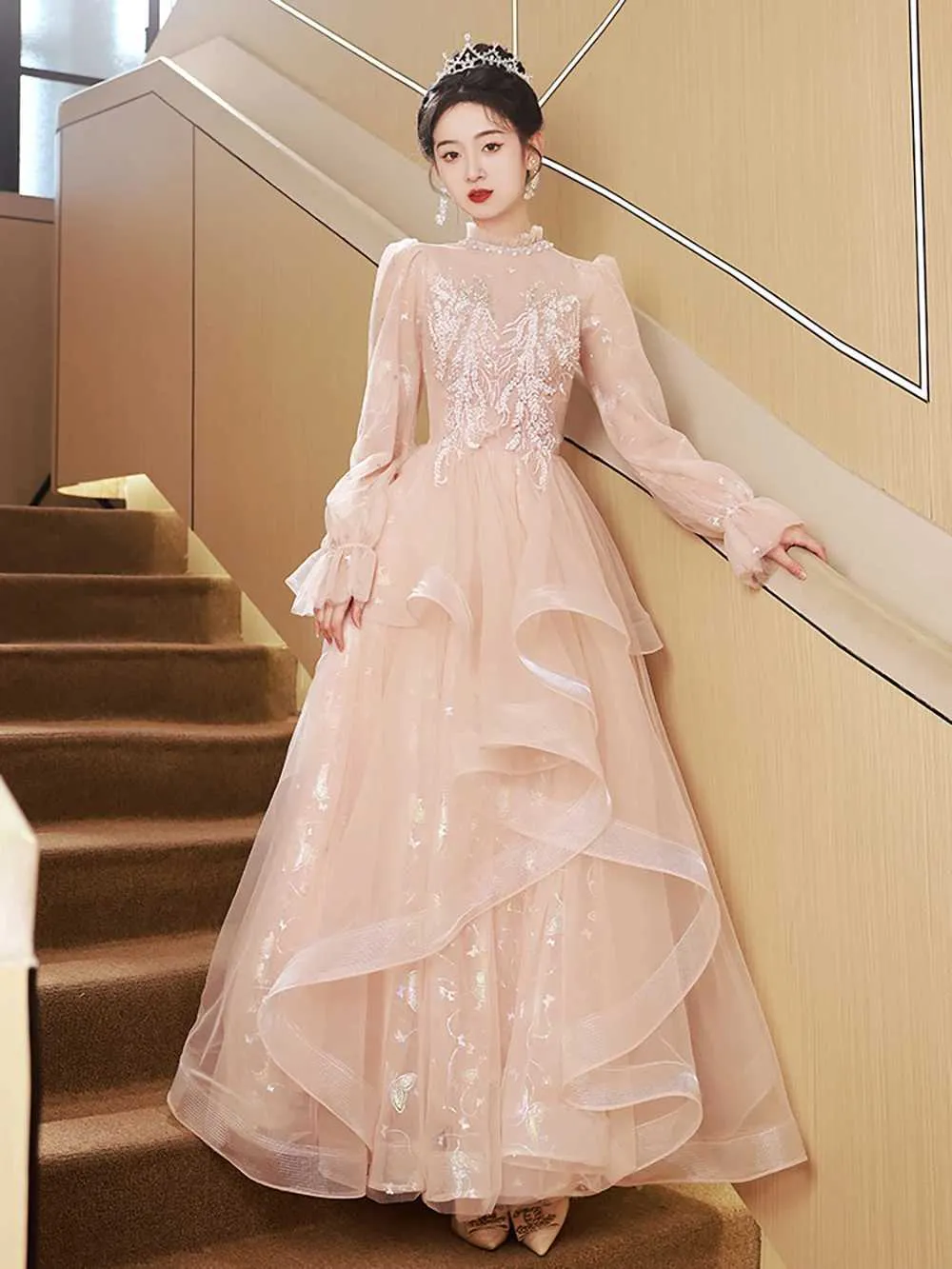 Runway Dresses Luxury Floor-Length Modal Evening Dress Women Short Sleeve Floral Lace A-Line Gown from Dhgate Runway Dresses - price 66.25 Runway Dresses Luxury Floor-Length Modal Evening Dress Women Short Sleeve Floral Lace A-Line Gown from Dhgate Runway Dresses - price 66.25