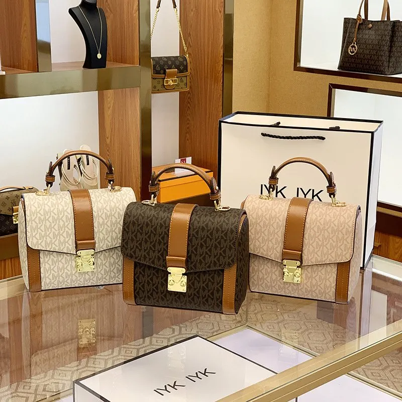 Luxury brand clutch bags 2025