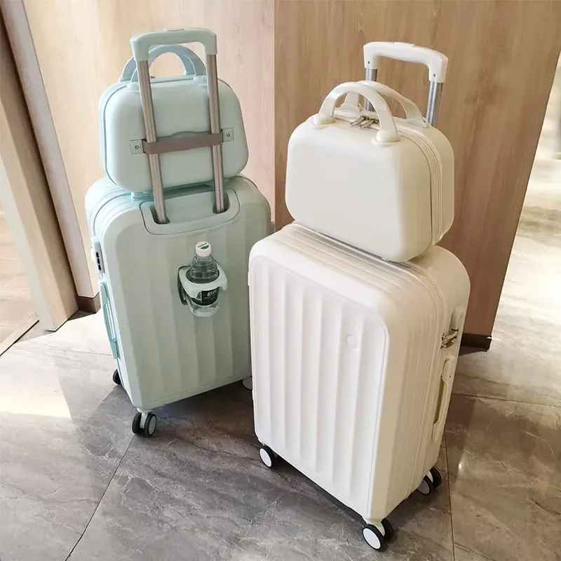 Spacious Suitcase with Built in USB Charger Trolley Rolling Luggage Set for Men and Women