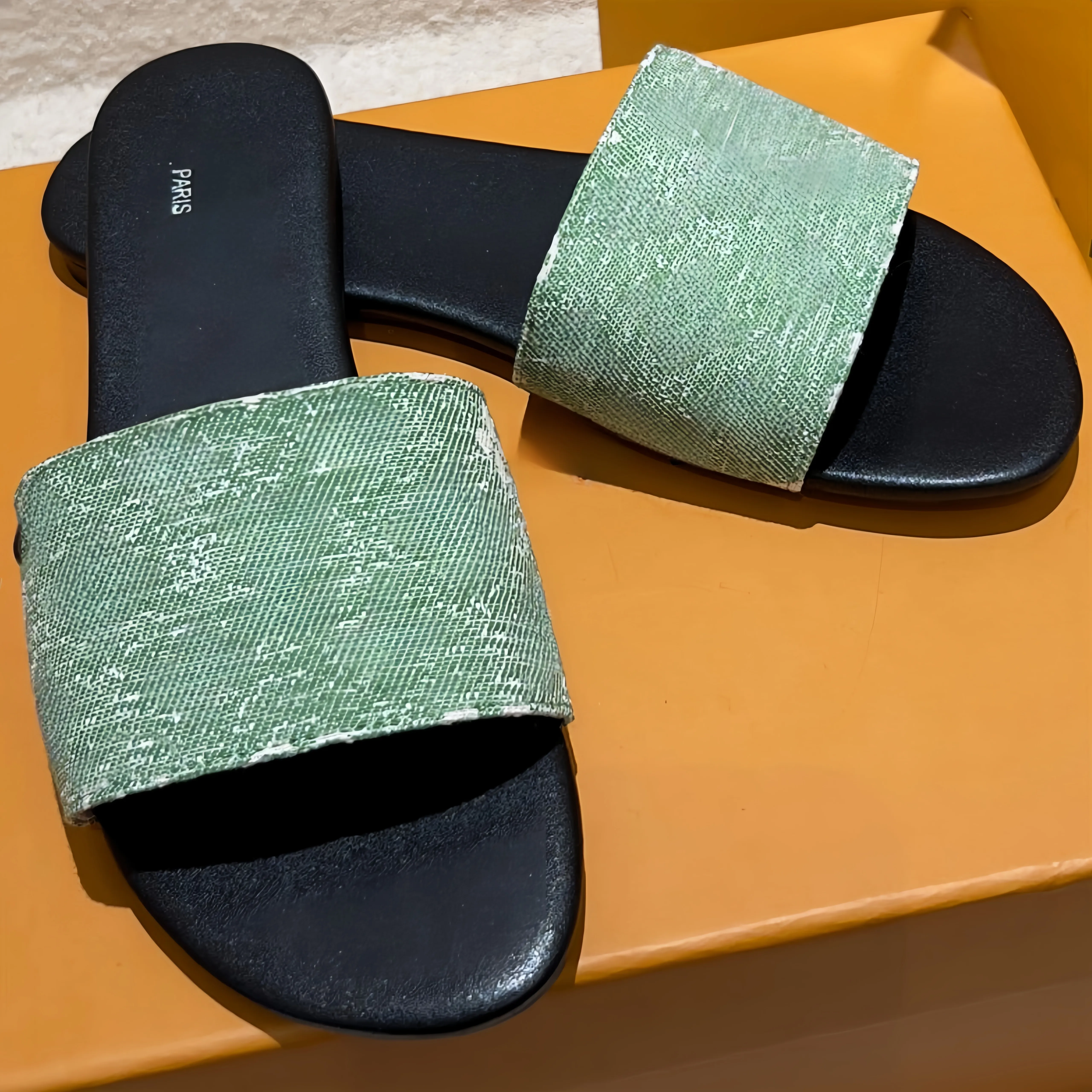 Neo Revival Designer Womens Slippers Leather Sandals Canvas Slides Comfortable Womens Flat Mule in Size 35 42