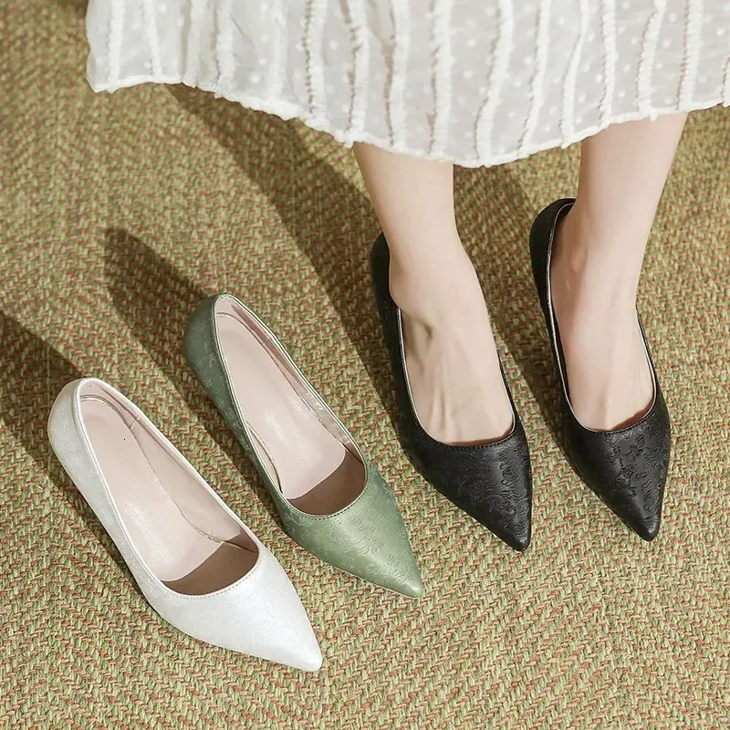 chinese dress ladies Amazon.com | sarawill Women's Fashion Low Heel Pumps Pointed Toe  Transparent PVC 6cm Kitten Heel Slip On Stiletto Heels Patent Leather Dress  Shoes for Ladies Black Patent 5.5US main image 0
