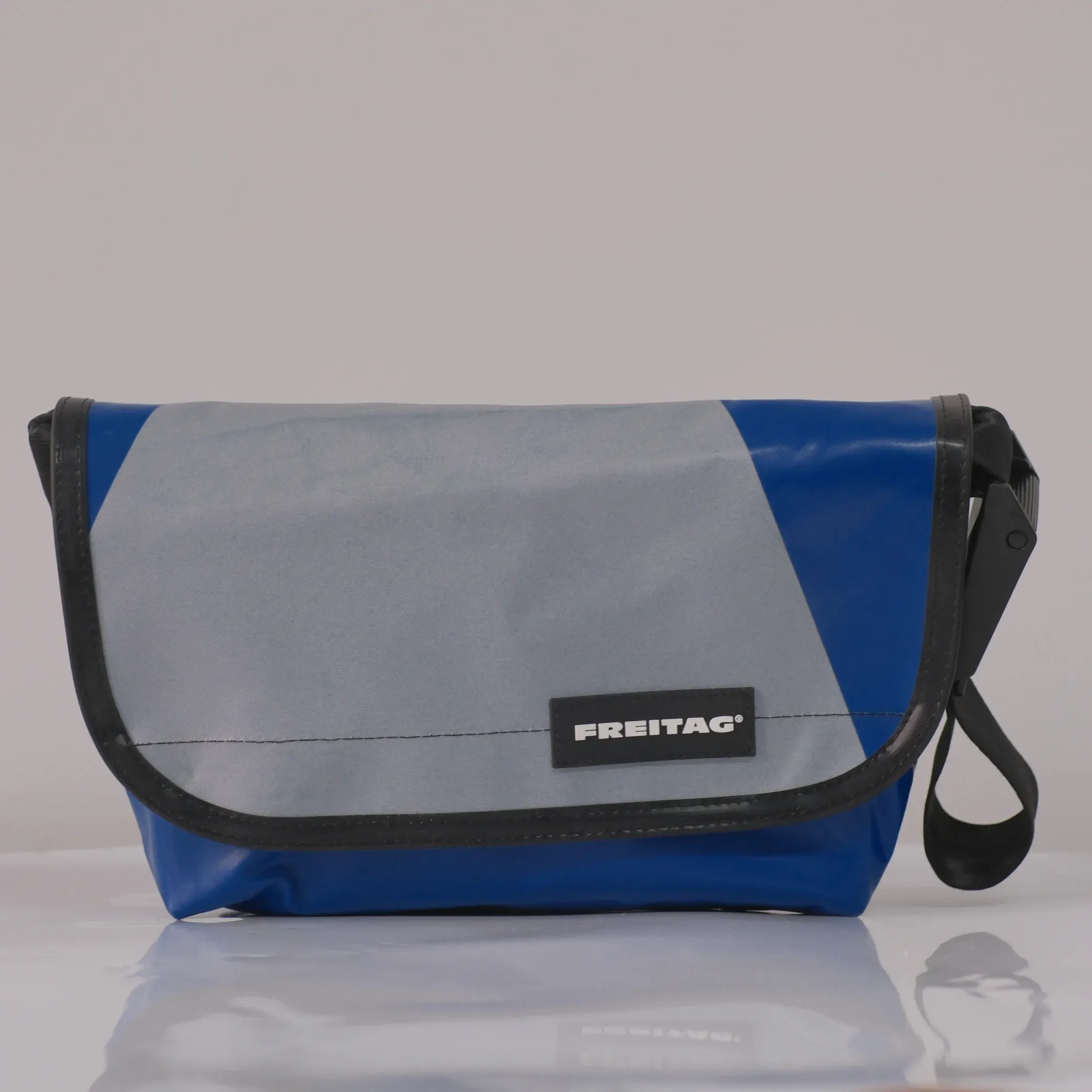 DHgate.com:Freitag F41 Hawaii Five-O Menger Upcycled Canvas DHgate.com:Freitag F41 Hawaii Five-O Menger Upcycled Canvas
