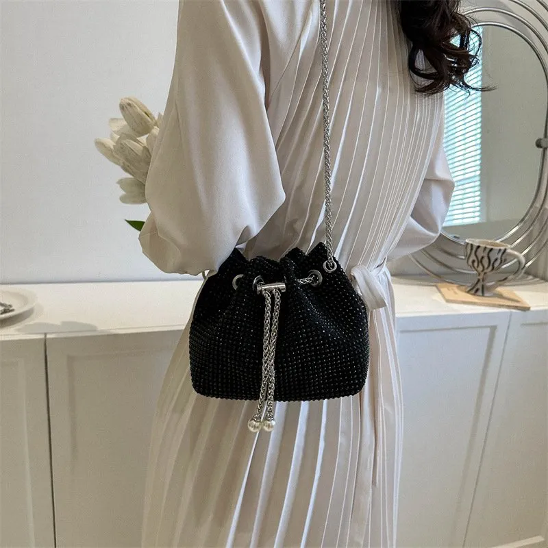 トートバッグ [PEARLY GATES] Embossed Logo Pattern Keyring Bucket Bag BK DHgate.com:Camellia Flower Rhinestone Pearl Car Keychain