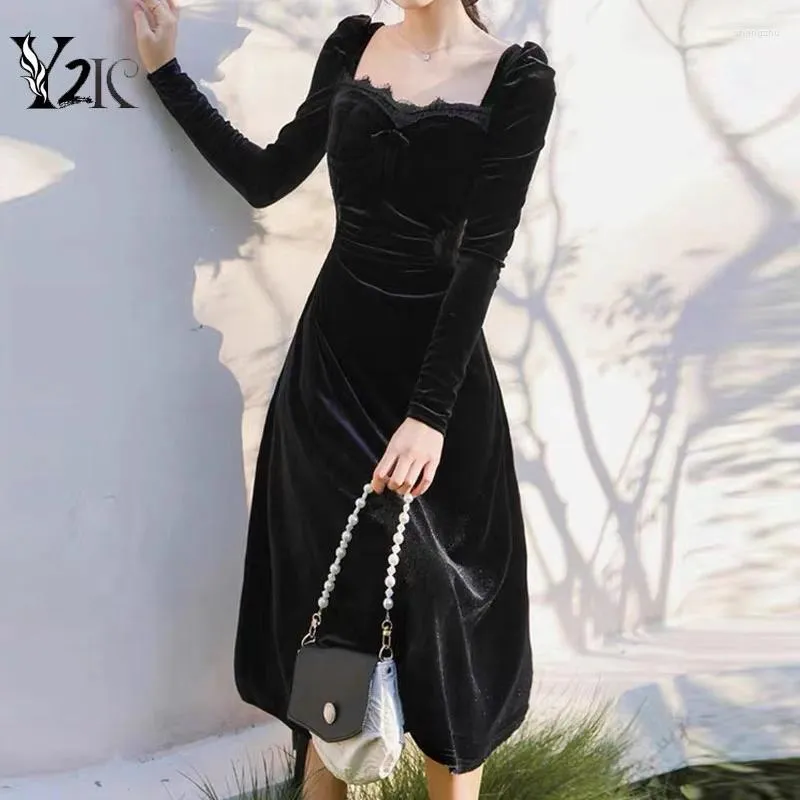 Y2K Vintage Black Lace Patchwork Velvet Midi Dress with Square Collar for  Autumn Winter Women from Dhgate Basic & Casual Dresses - price 40.07