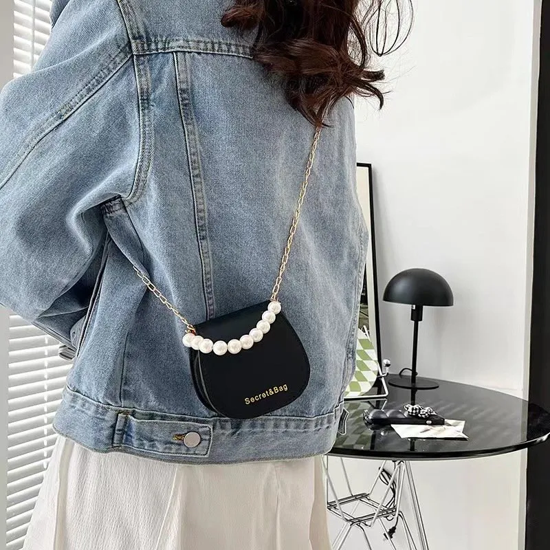 DHgate.com:Pearl Embellished Rhombus Mini Crossbody Bag DHgate.com:Pearl Embellished Rhombus Mini Crossbody Bag
