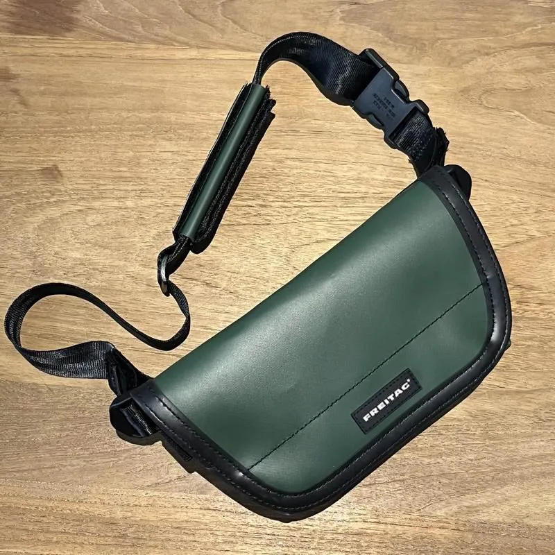 DHgate.com:Freitag F40 Jamie Recycled Polyester Menger Bag DHgate.com:Freitag F40 Jamie Recycled Polyester Menger Bag