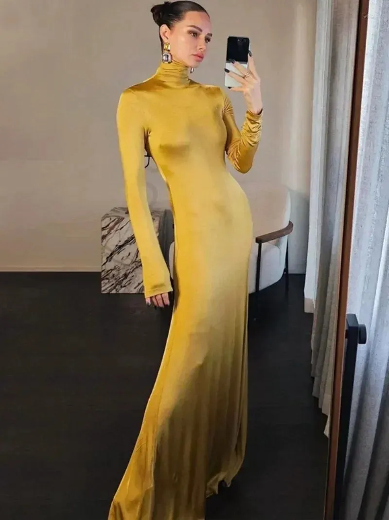 Elegant Turtleneck Long Sleeve Zip-Up Dress for Women - Gold Streetwear with High Waist and Slim Fit Maxi - Casual Dress 2024